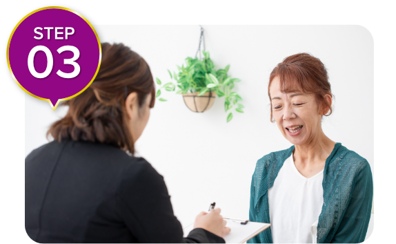 お客様の自宅玄関で査定