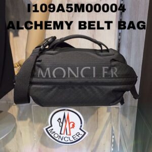 【質屋かんてい局新居浜店】MONCLER(モンクレール)をお買取致しました! 【質屋かんてい局新居浜店】MONCLER(モンクレール)をお買取致しました!